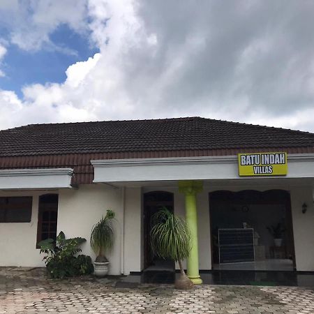 Villa & Guest House Batu Indah Exteriör bild